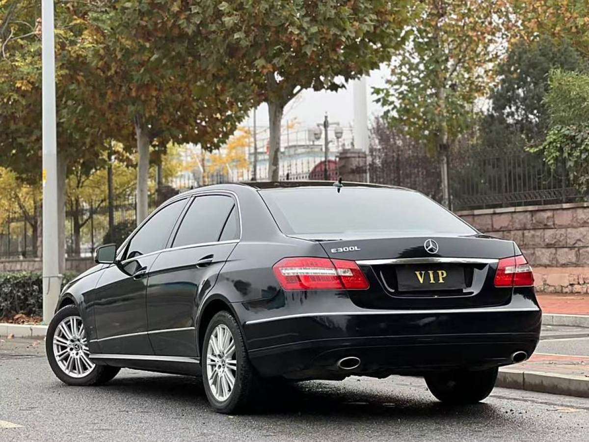 奔驰 奔驰E级  2011款 E 300 L 优雅型图片