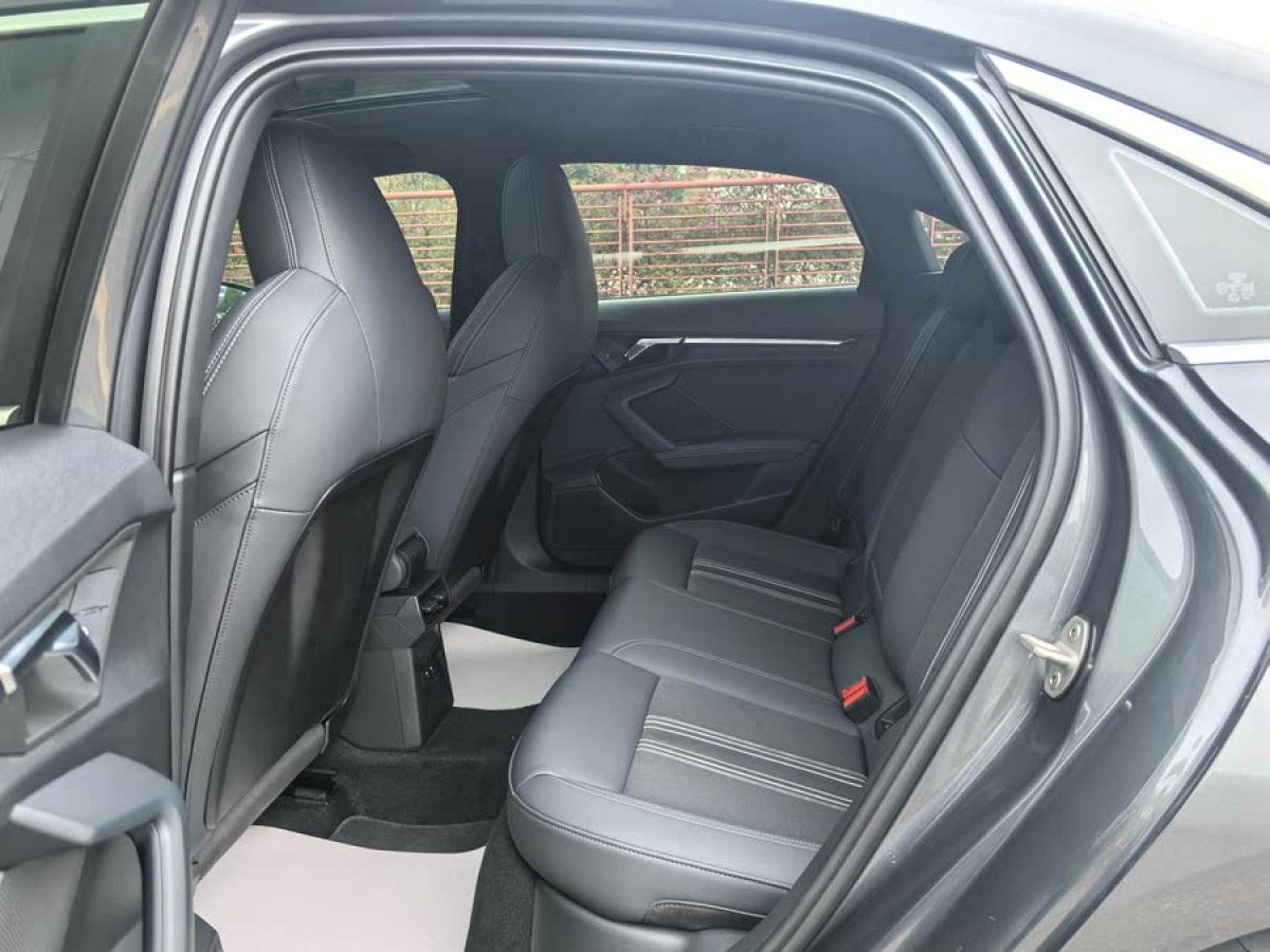 奧迪 奧迪A3  2021款 A3L Limousine 35 TFSI 時(shí)尚運(yùn)動(dòng)型圖片