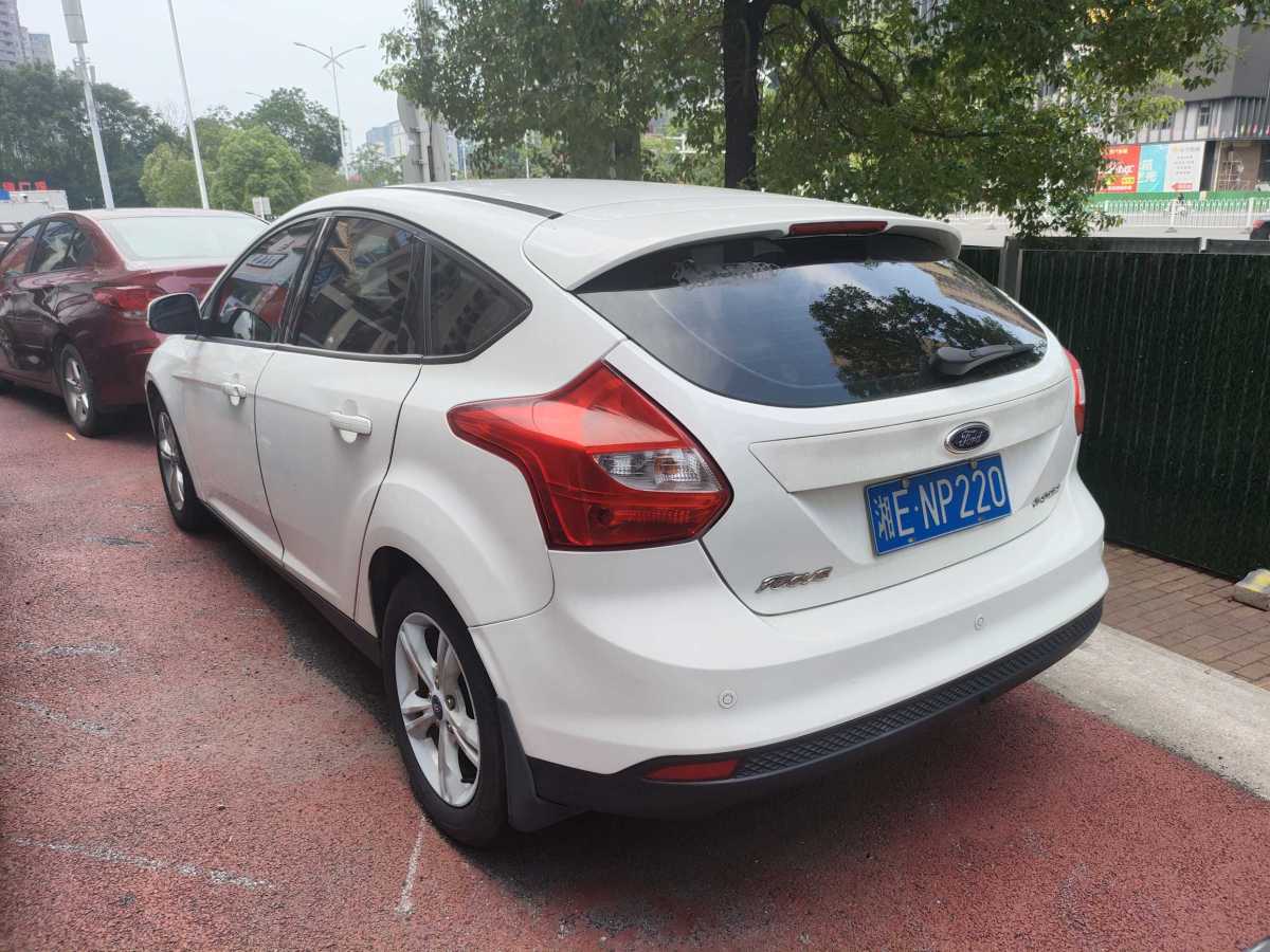 福特 ?？怂? 2012款 兩廂 1.6L 自動(dòng)風(fēng)尚型圖片