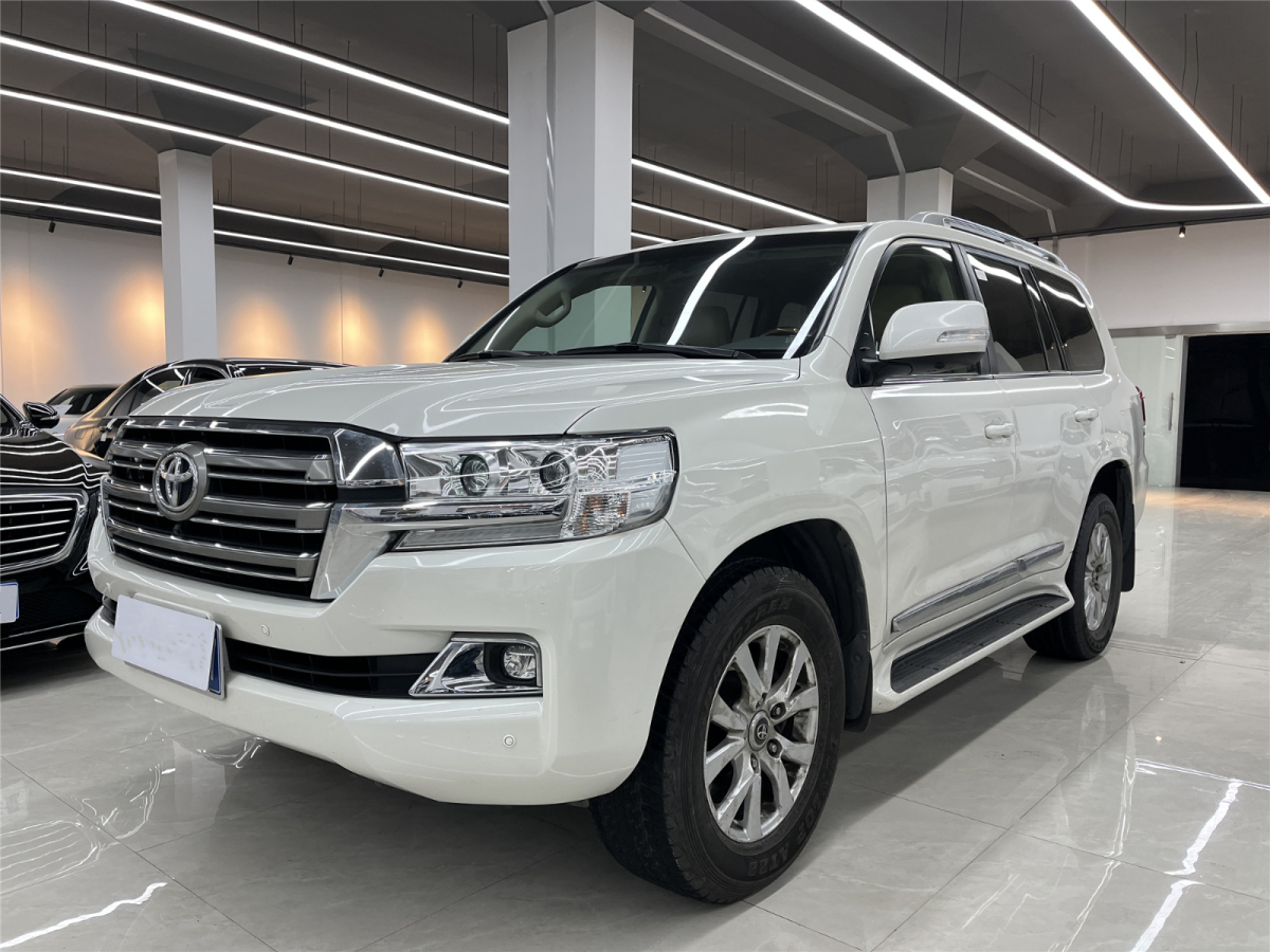 2019年4月豐田 蘭德酷路澤  2018款 5.7L VX-R 12氣 底升(中東版)