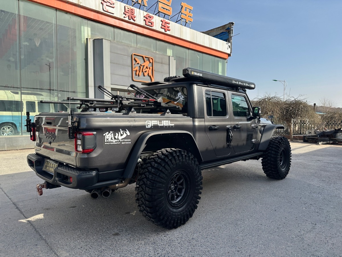 Jeep 角斗士 圖片