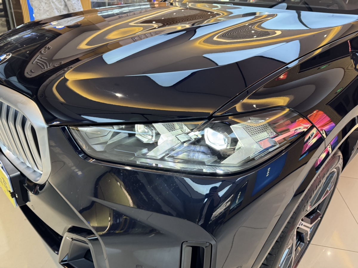 寶馬 寶馬X5  2023款 xDrive 30Li 尊享型M運(yùn)動(dòng)曜夜套裝圖片
