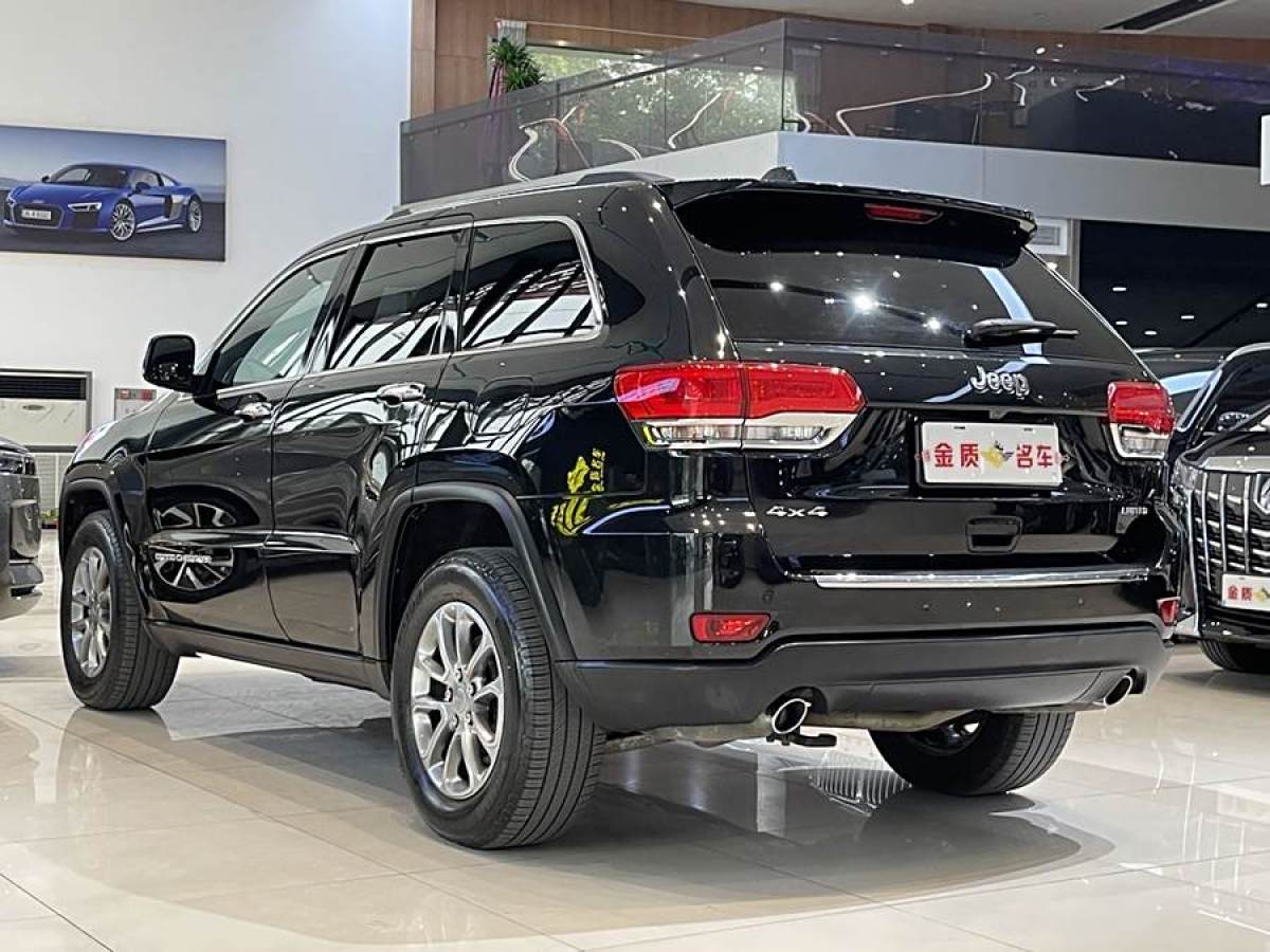 Jeep 大切諾基  2014款 3.0L 舒享導(dǎo)航版圖片