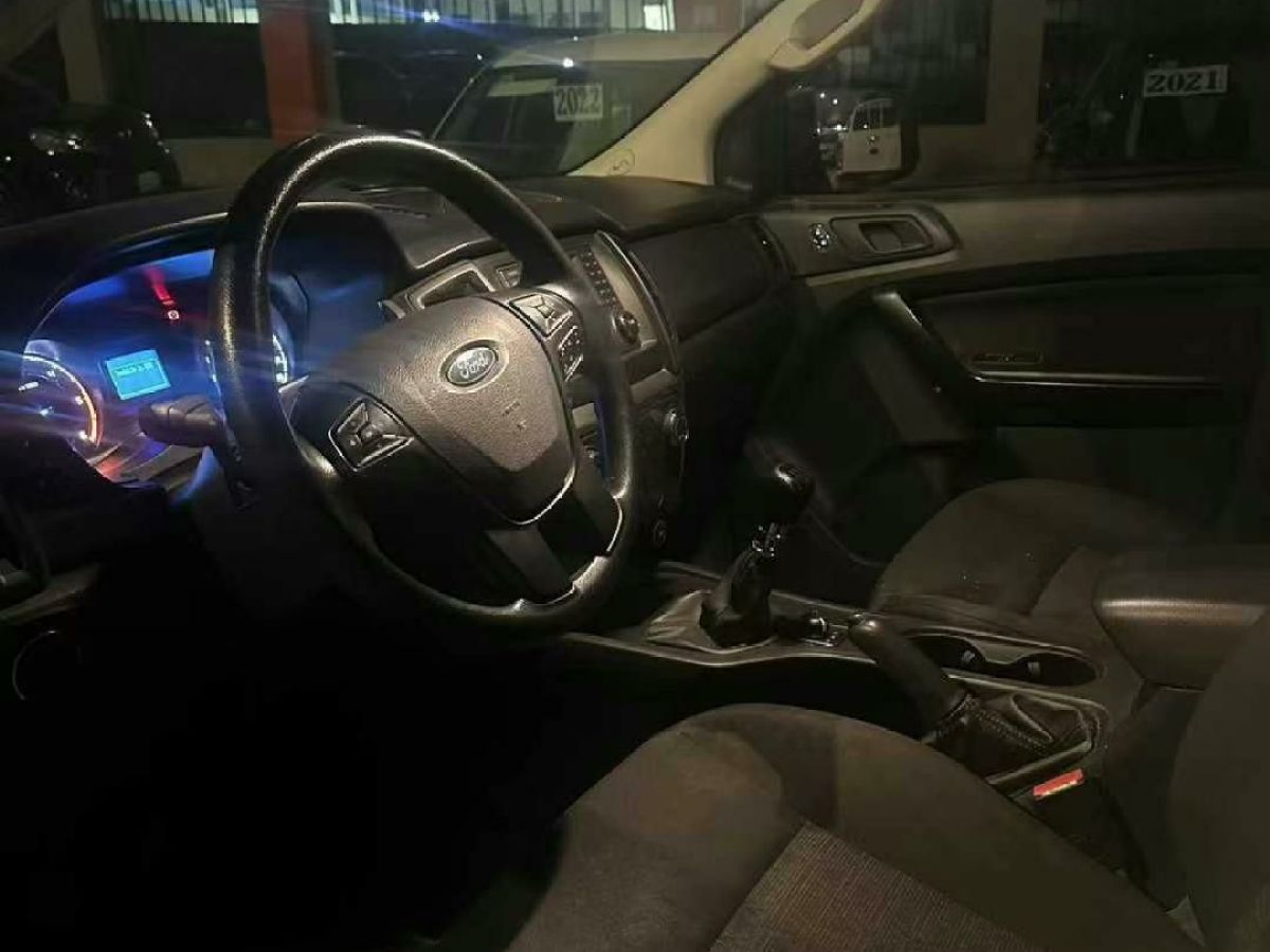 福特 全順  2019款 2.0T柴油商旅車中軸中頂7座國VI圖片