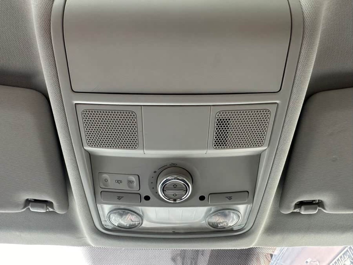 大眾 途觀  2015款 1.8TSI 自動(dòng)兩驅(qū)豪華型圖片