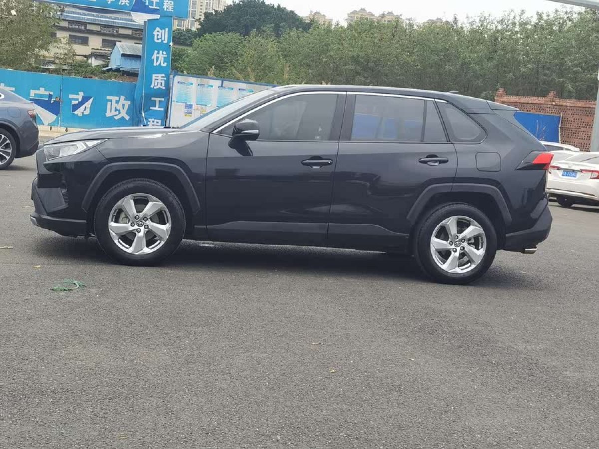 豐田 RAV4榮放  2020款 2.0L CVT四驅(qū)風(fēng)尚版圖片