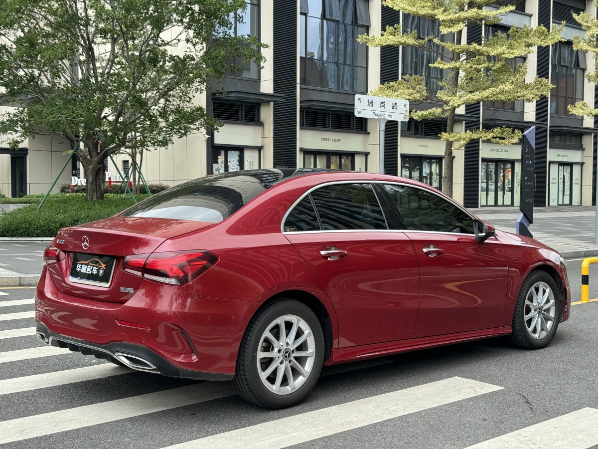 2020年5月奔馳 奔馳A級  2020款 改款 A 200 L 運動轎車時尚型