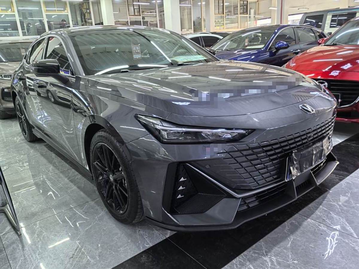 長(zhǎng)安 長(zhǎng)安UNI-V  2022款 1.5T 尊貴型圖片